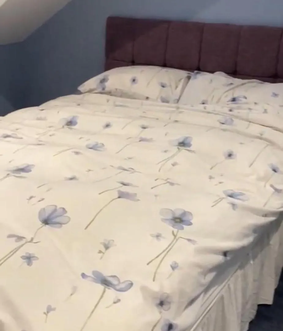 Second Floor Double En-Suite Room Harrogate Homestay